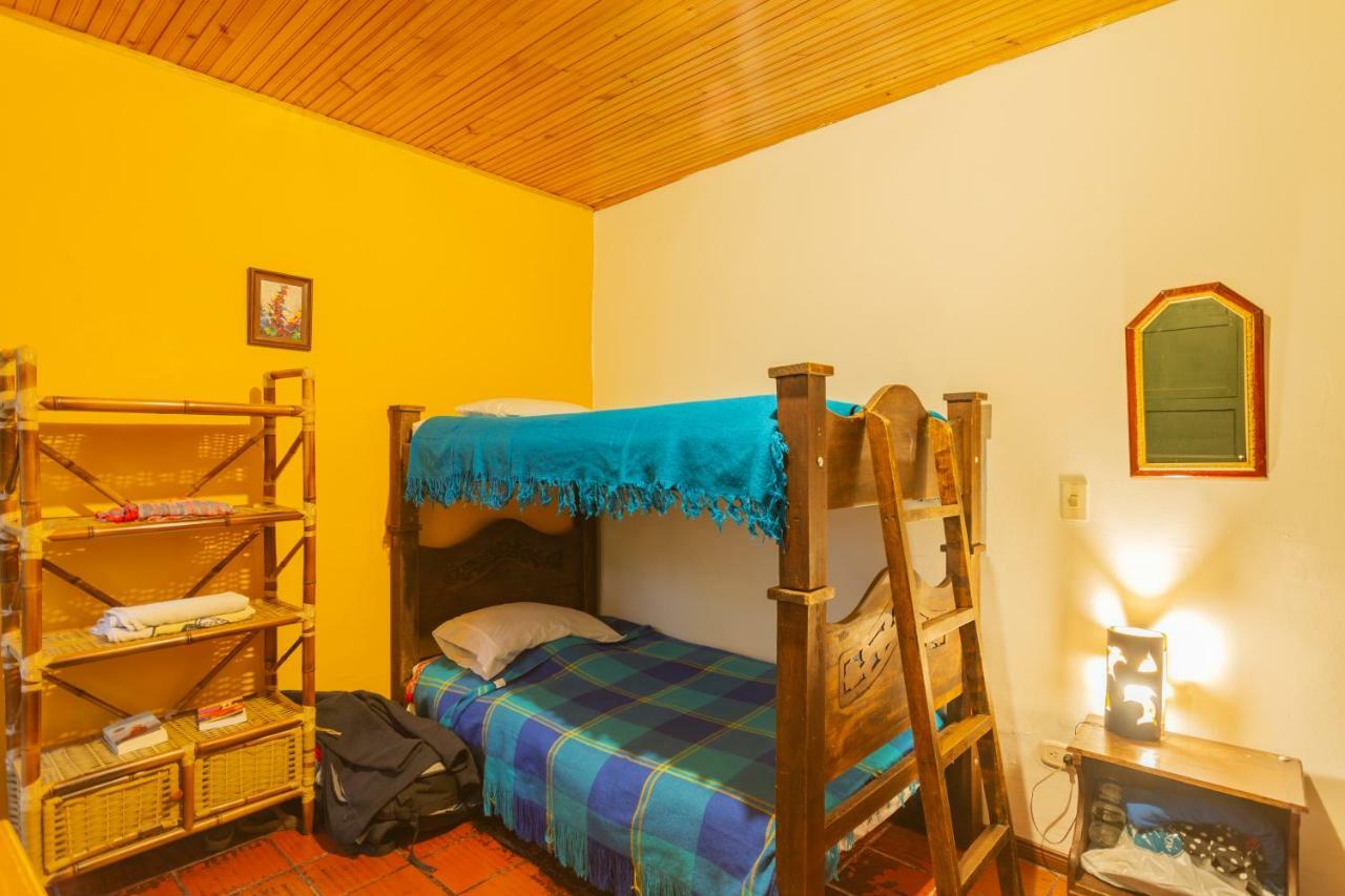 Hostal Sue Candelaria Bogotá Eksteriør bilde